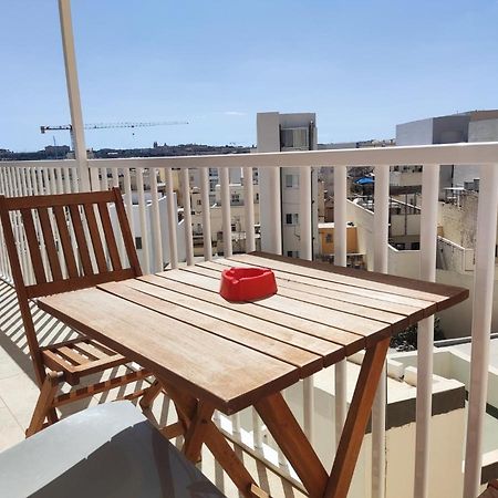 Modern Apartment In Gzira Exterior photo